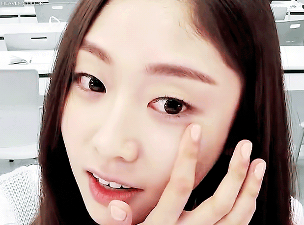 [러블리즈] 화장하는 지수.gif | 인스티즈