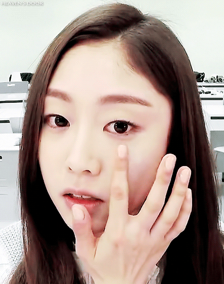 [러블리즈] 화장하는 지수.gif | 인스티즈