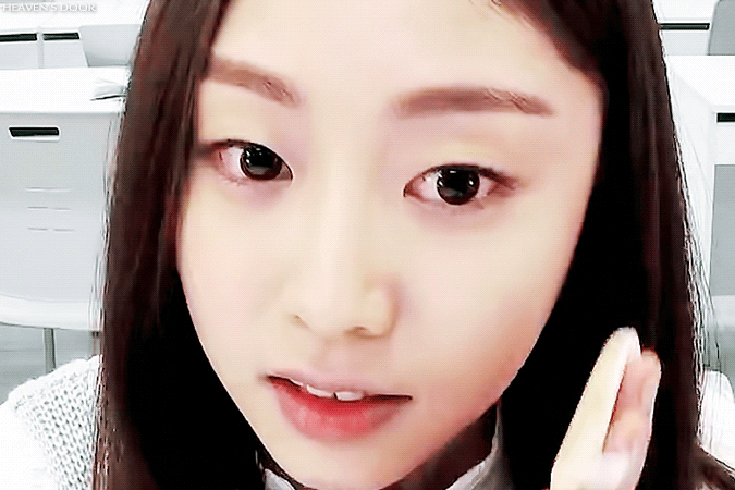 [러블리즈] 화장하는 지수.gif | 인스티즈