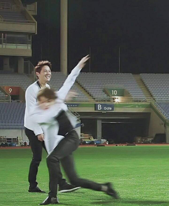 갑자기 카트라이더 자석아이템 쓴 김재중.jpgif | 인스티즈