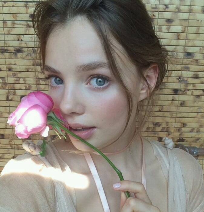 독특한 매력의 모델.jpg | 인스티즈