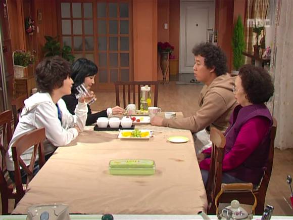 [거침없이하이킥] 온 가족의 윤호 속이기 대작전ㅋㅋㅋㅋㅋ.jpg (feat.싱가폴) | 인스티즈