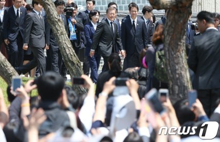 기다려준 광주시민들과 문재인 대통령 | 인스티즈