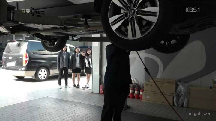 자동차 정비 기술 배우는 여학생들 | 인스티즈