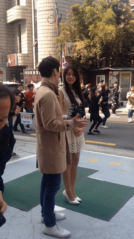 설현을 바라보는 남자들..jpg | 인스티즈