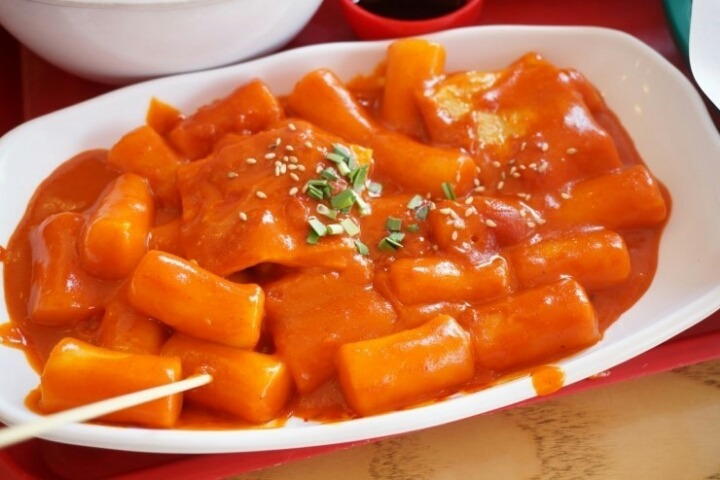 [고르기] 떡볶이 + 튀김 따로 먹는다 vs 찍어 먹는다 vs 푹 적셔 먹는다 | 인스티즈