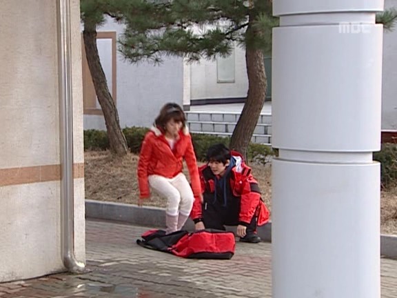 [거침없이하이킥] 보드가방이랑 사귀는 민용이 ㅋㅋㅋㅋㅋㅋ.jpg | 인스티즈