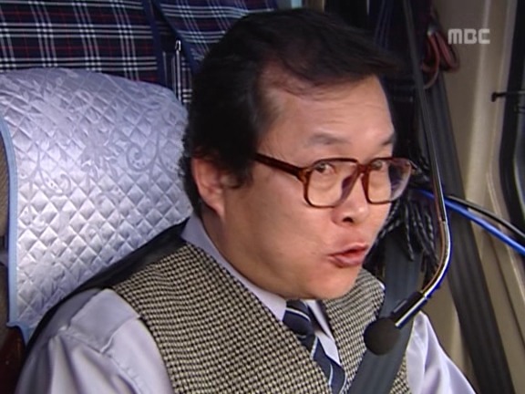 [거침없이하이킥] 보드가방이랑 사귀는 민용이 ㅋㅋㅋㅋㅋㅋ.jpg | 인스티즈