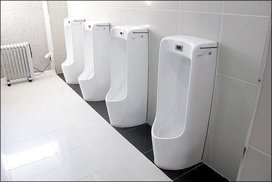 우리나라 남자화장실 빡치는거.jpg | 인스티즈