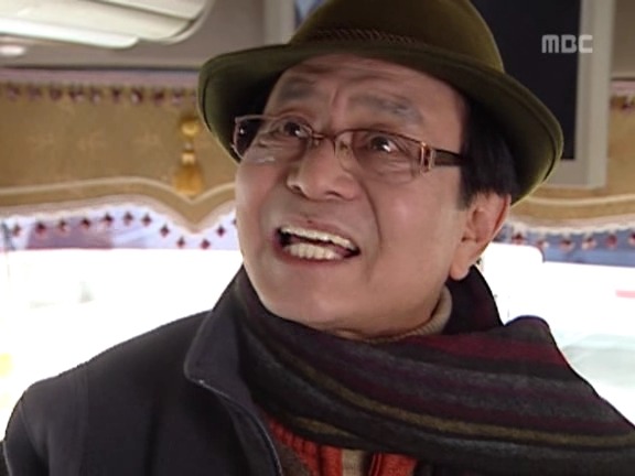 [거침없이하이킥] 보드가방이랑 사귀는 민용이 ㅋㅋㅋㅋㅋㅋ.jpg | 인스티즈