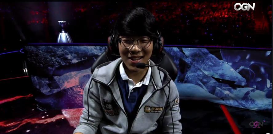 ??? : 힘들때 웃는자가 일류다 | 인스티즈