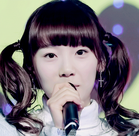 29세 여아이돌의 눕방 수준.GIF | 인스티즈