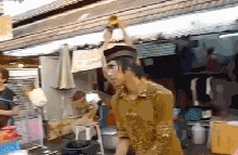 중력을 무시하는 바리스타 | 인스티즈