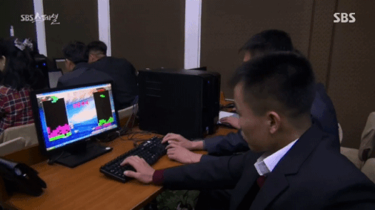 공부시간에 게임하다 걸린 북한급식.gif | 인스티즈