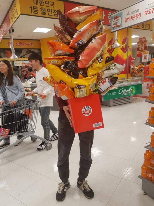 상자에 계산대까지 안떨어뜨리면 17800원.jpg | 인스티즈