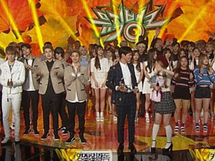 엉덩이 터치에 놀란 아이린 | 인스티즈