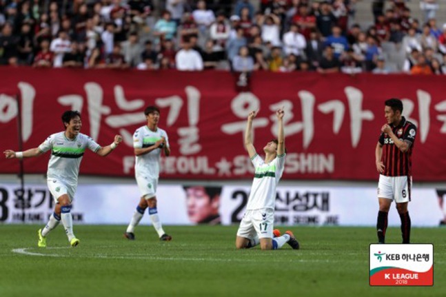 '골 퍼레이드' 전북, 서울 원정서 4-0 대승…선두 질주 | 인스티즈