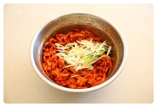 혼자보다 둘이 좋아!! 무말랭이 넣고 만든 오징어젓 | 인스티즈