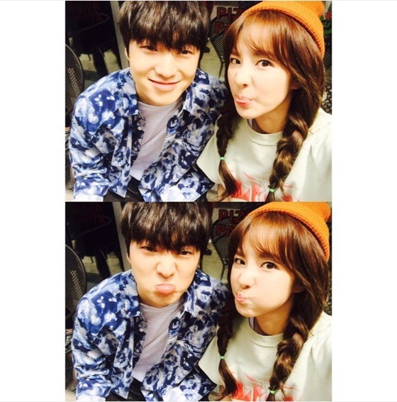 유난히 남녀 연예인들끼리는 되게 자연스러워 보이는 부분 | 인스티즈