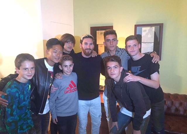 수지 골든슈 수상 기념사진(feat.이승우) | 인스티즈