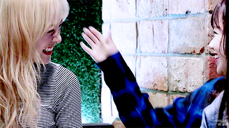 김세정 겨드랑이 만지는 최유정 | 인스티즈