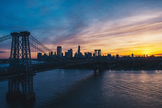  외로움이 살갗을 파고든다 | 인스티즈