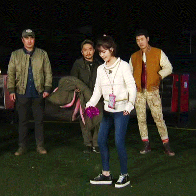 아이유 제기차기.gif | 인스티즈