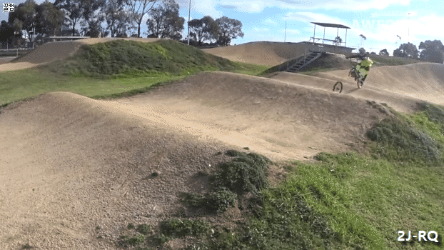 어느 날 인류는 진화했다 | 인스티즈