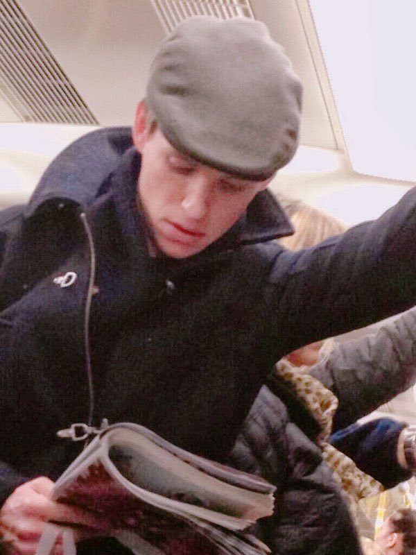 사람들이 자기를 못 알아보는 줄 알았던 어느 남자배우.twt | 인스티즈