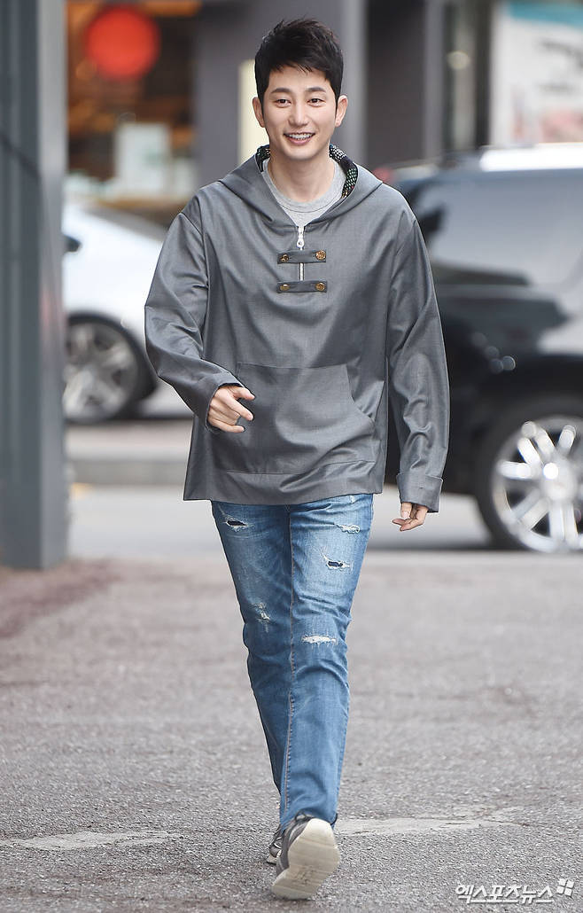 엄청난 동안이다 vs 그냥 젊어보이는 편이다.jpg | 인스티즈