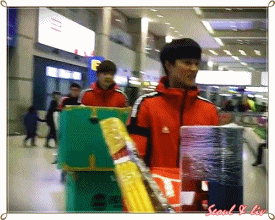 공항 도착한 서울 선수들 gif | 인스티즈