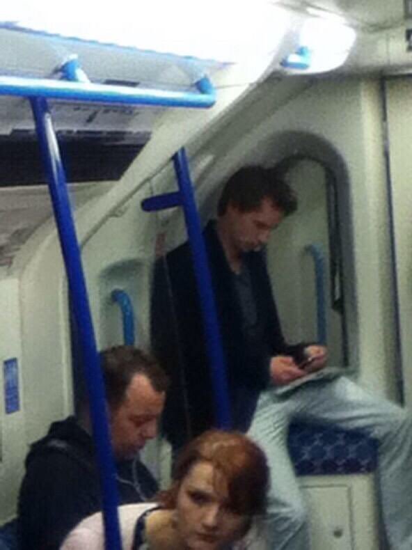 사람들이 자기를 못 알아보는 줄 알았던 어느 남자배우.twt | 인스티즈