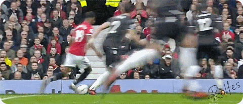 영 좋지 않은 곳을 뜯겨버린 래쉬포드.gif (feat.약빤해설) | 인스티즈