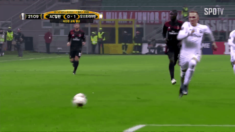 치명적인 실수로 실점하는 보누치.gif | 인스티즈