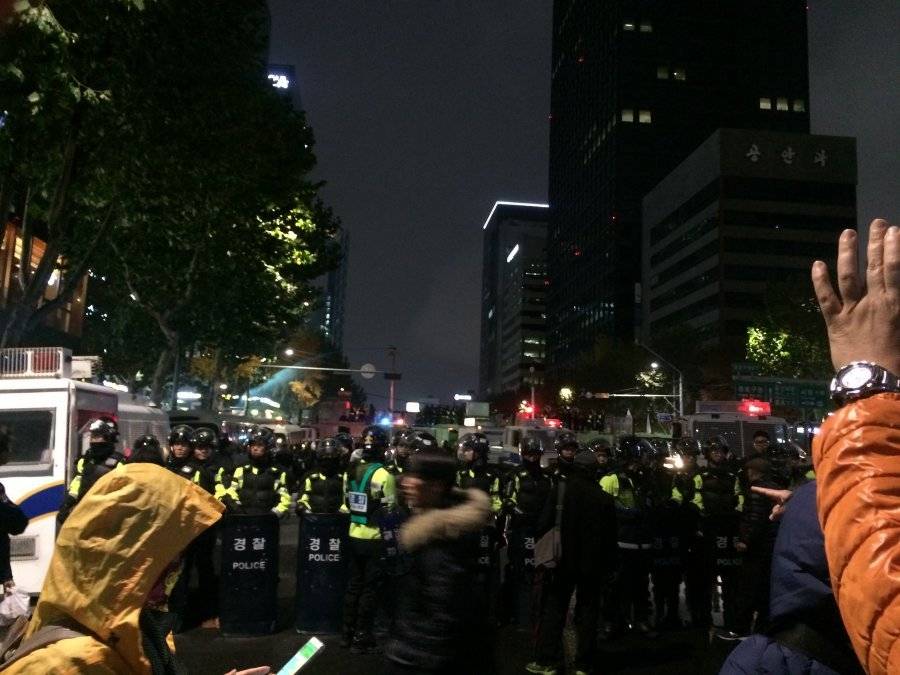 4시부터 시민 시위대 제일 앞에 있던 분의 글.jpg | 인스티즈