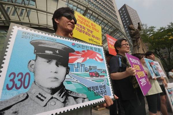 우정사업본부 직원의 1인 시위.jpg | 인스티즈