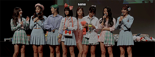 혼자서도 잘노는 트와이스 사나 | 인스티즈