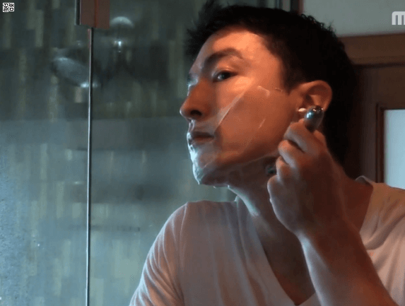 면도 움짤의 레전드라고 불리는 두 남배우.gif | 인스티즈