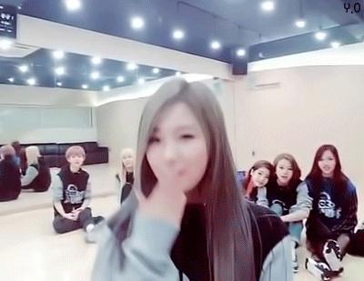 매일 신곡 러쉬속에도 꽉 버티는 트와이스 | 인스티즈