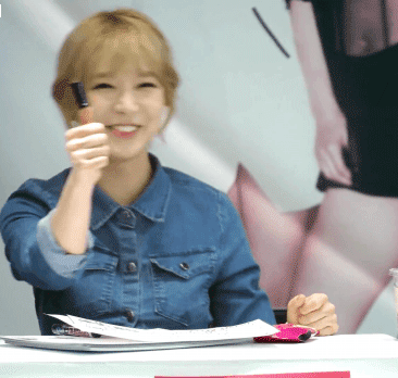 초아의 순수함.gif | 인스티즈