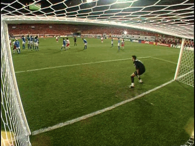 2002년 황선홍과 부폰의 위엄.gif | 인스티즈