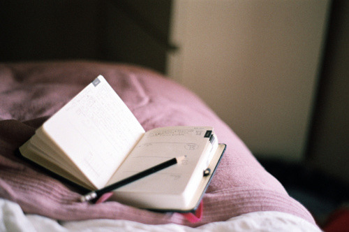  나는 낯선 사람이 되어 너를 떠났고 너는 나를 떠나 낯선 사람이 되었다 | 인스티즈