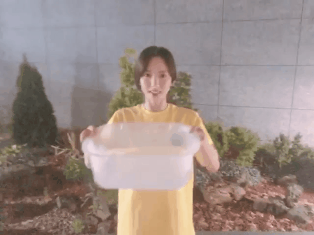 우주소녀 보나 아이스 버킷 챌린지.gif | 인스티즈