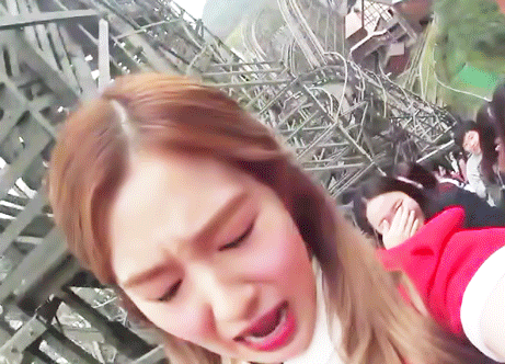 놀이기구가 무서운 아이린.gif | 인스티즈