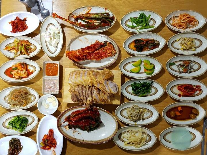 8000원 한상차림 보쌈정식 퀄리티.jpg | 인스티즈