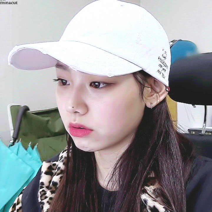 얼굴 작은 강미나 모자 쓰는 방법.gif | 인스티즈