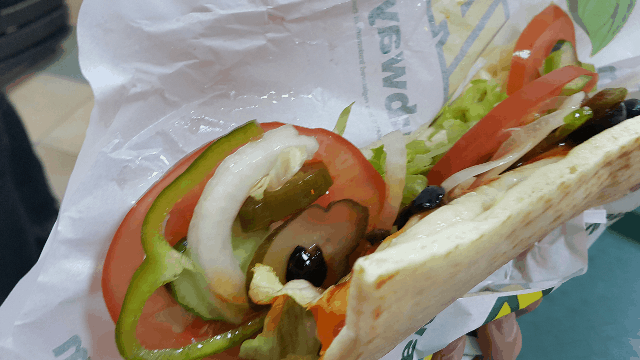 버거샌드 고민시대! 서브웨이 이삭토스트 맘스터치 버거킹 맥도날드 롯데리아 gifjpg | 인스티즈