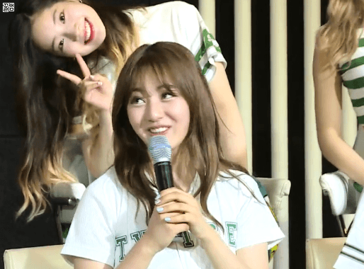 카메라 좋아하는 트와이스 | 인스티즈