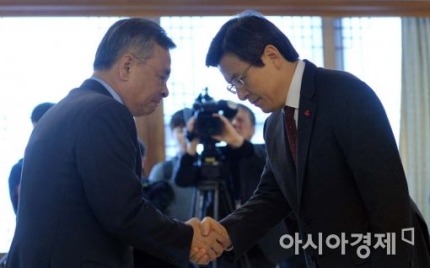 오늘자 황교안과 박영수 특검 | 인스티즈