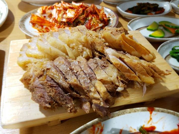 8000원 한상차림 보쌈정식 퀄리티.jpg | 인스티즈